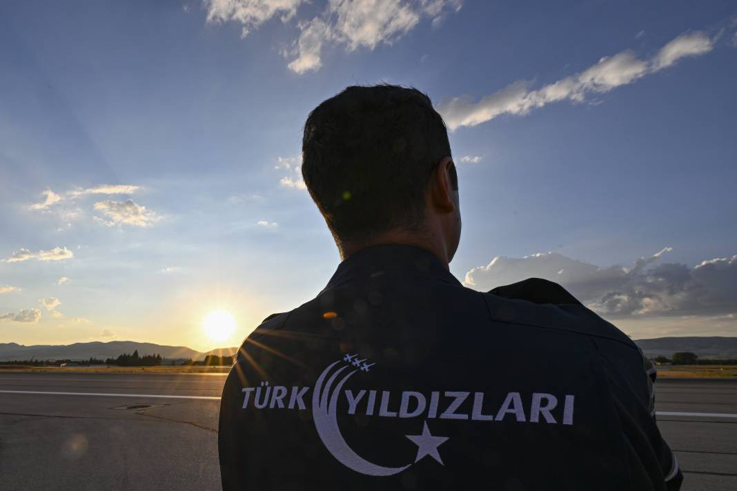 Türk Yıldızları’ndan 30 Ağustos’ta Anıtkabir’de saygı uçuşu - Resim: 7